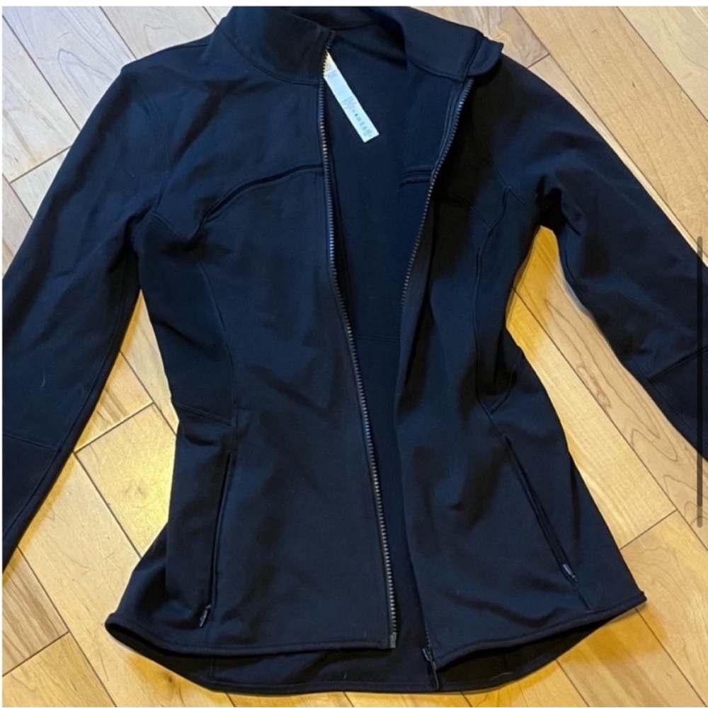 Lululemon Mesh Is More Jacket zip up in Black size six (6) - Picture 5 of 11